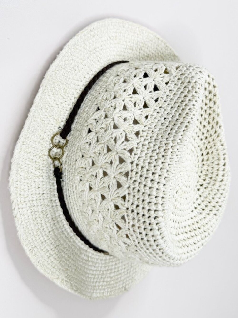 Pistil Off White Poly Straw Crochet Fedora one size Blue Band Summer Hat EUC